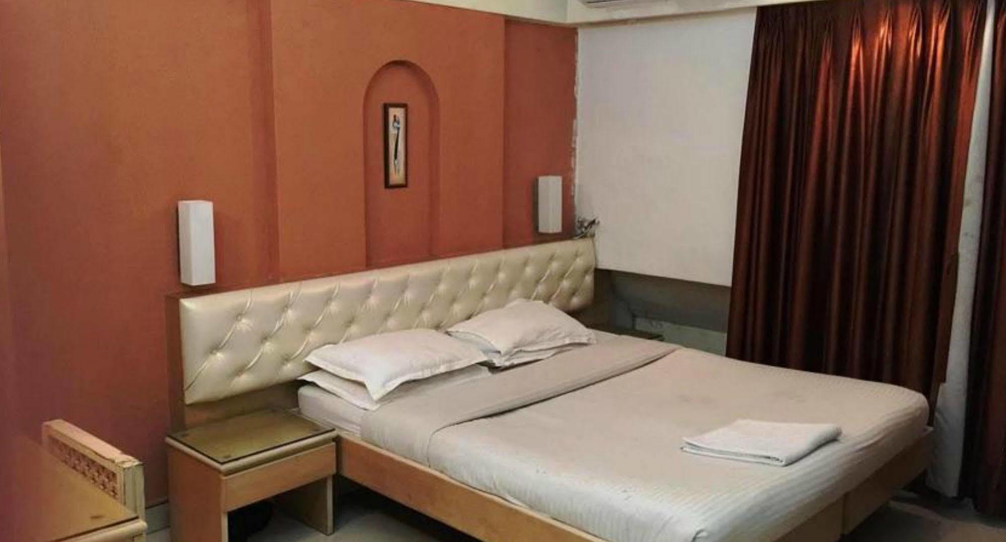 Hotel Milan International 3*