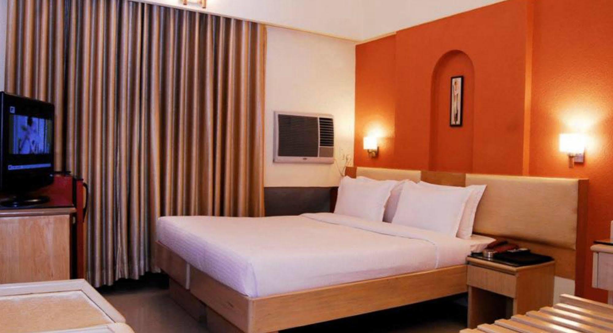 Hotel Milan International 3*
