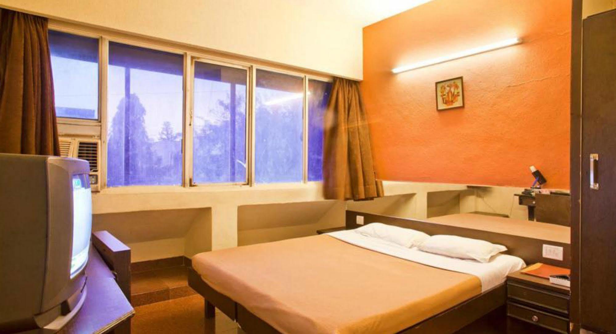 Milan International Hotel Mumbai